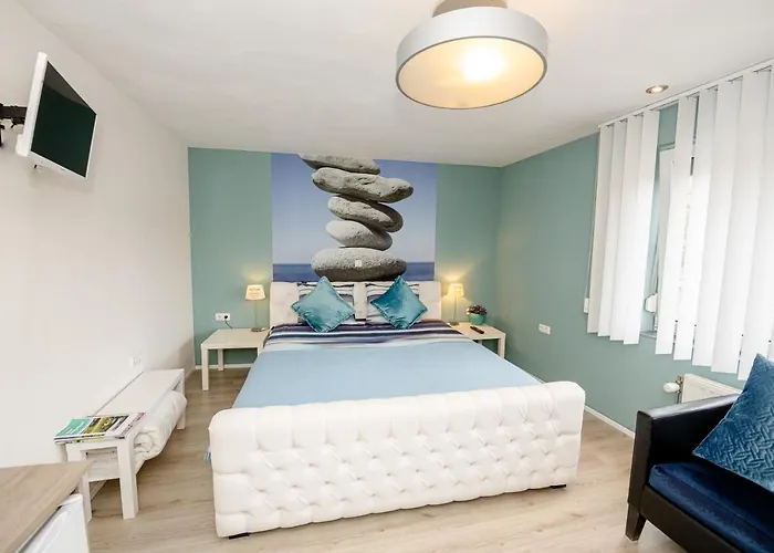 M 3 Bed & Breakfast 4*