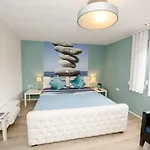 M 3 Bed & Breakfast 4*