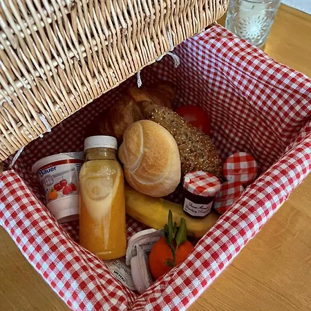 M 3 Bed & Breakfast