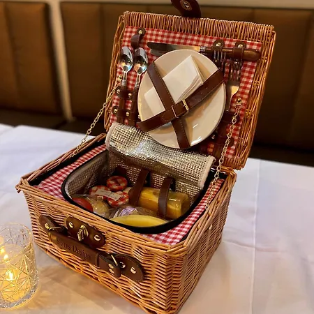 M 3 Bed and Breakfast 4*